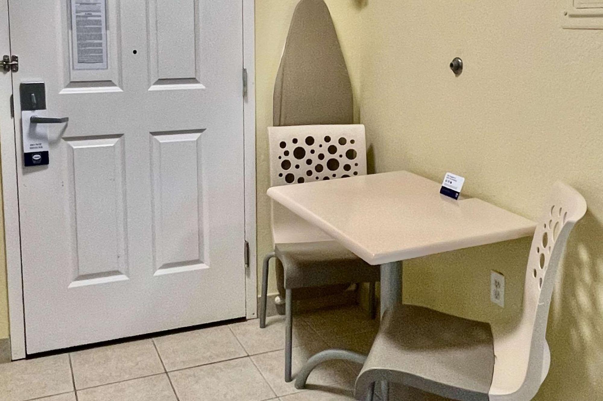 Suburban Studios Fort Myers Cape Coral Exterior foto